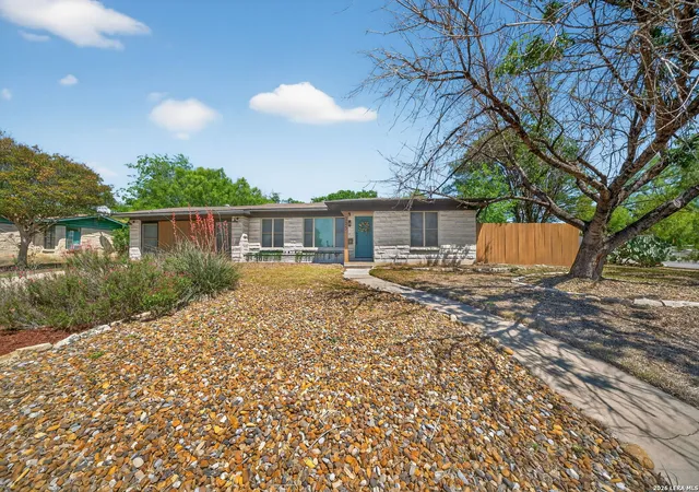 Photo 2 of Single family home for sale at 225 Harriett Dr, San Antonio, TX 78216 | MLS# 2006067 | Listing updated on 2026-09-16
