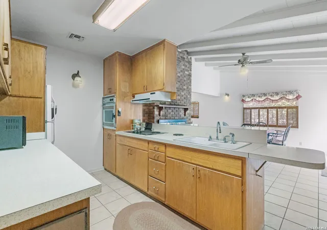 5th image of 105 Hale St, Fredericksburg, TX 78624 | MLS# 2006072