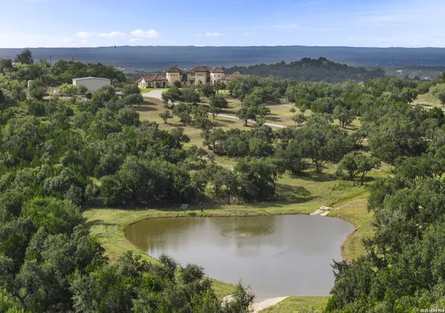 Photo 3 of Single family home for sale at 186 Joe Klar Rd, Boerne, TX 78006 | MLS# 2006079 | Listing updated on 2026-08-16