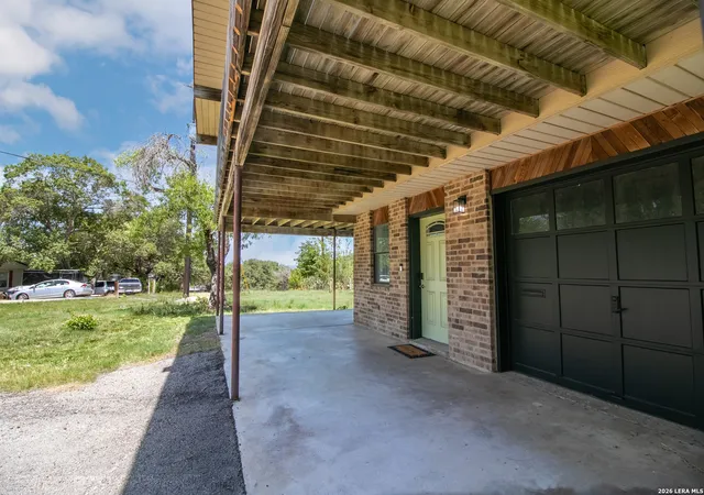 Photo 3 of Single family home for sale at 582 Orbit Dr, Canyon Lake, TX 78133 | MLS# 2006081 | Listing updated on 2026-09-18