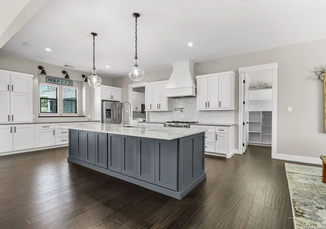 Photo 3 of Single family home for sale at 107 Timber Mountain Dr, Boerne, TX 78006 | MLS# 2006108 | Listing updated on 2026-09-27