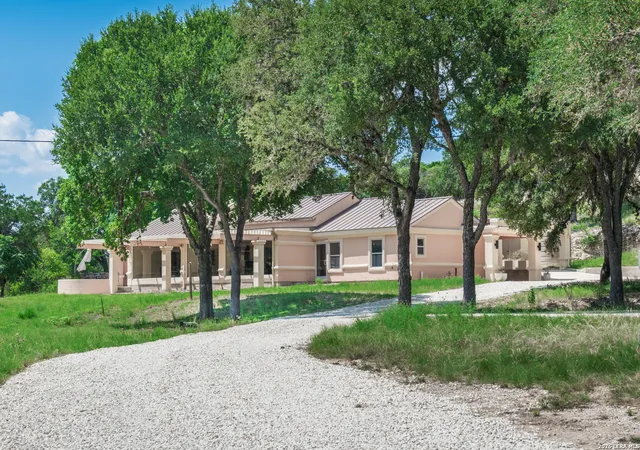 2nd image of 320 Upper Cibolo Creek Rd, Boerne, TX 78006 | MLS# 2006125