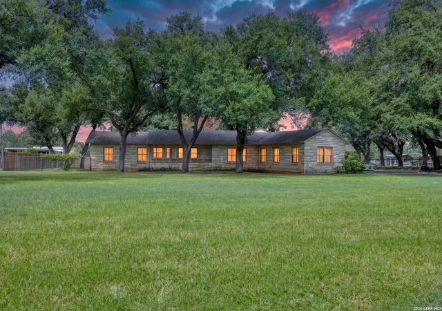 2nd image of 929 Black St, Uvalde, TX 78801 | MLS# 2006130