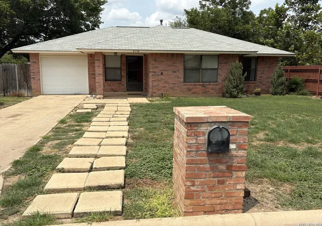 Photo 1 of Sale Pending at 2110 21st, Hondo, TX 78861 | MLS# 2006145 | Listing updated on 2026-09-21