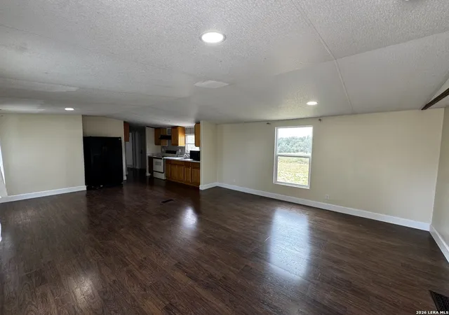 Photo 3 of Single family home for sale at 607 Jackson St, Pleasanton, TX 78064 | MLS# 2006159 | Listing updated on 2026-08-16