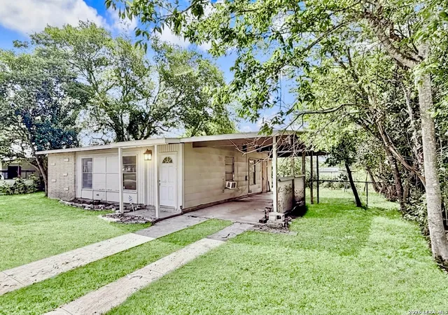 Photo 2 of Sale Pending at 150 Ferncroft Dr, San Antonio, TX 78227 | MLS# 2006166 | Listing updated on 2026-08-13