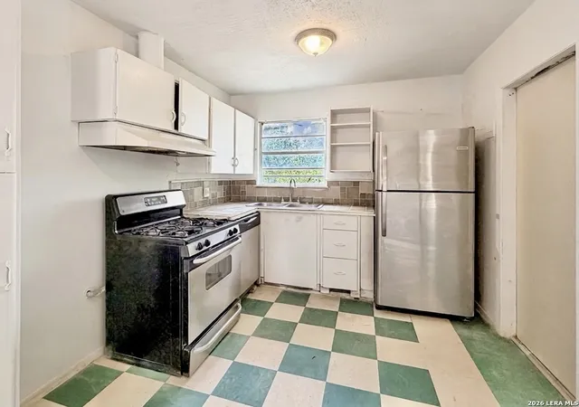 Photo 4 of Sale Pending at 150 Ferncroft Dr, San Antonio, TX 78227 | MLS# 2006166 | Listing updated on 2026-08-13