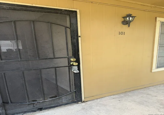 2nd image of 911 Vance Jackson Rd #101, San Antonio, TX 78201 | MLS# 2006185