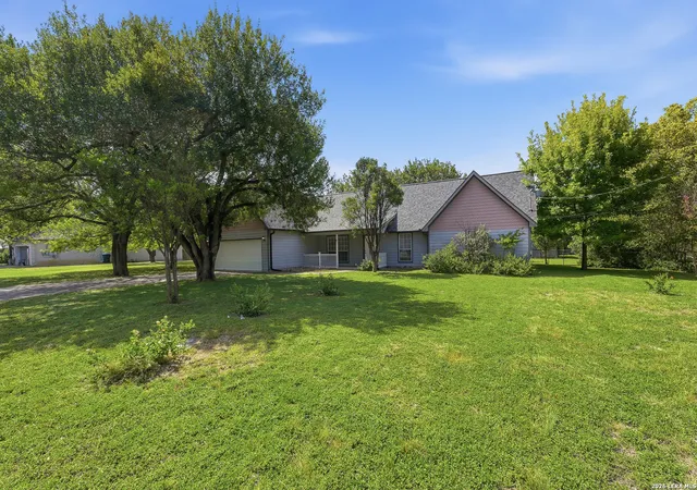 Photo 3 of Single family home for sale at 485 Pecan Falls, Canyon Lake, TX 78133 | MLS# 2006230 | Listing updated on 2026-09-19