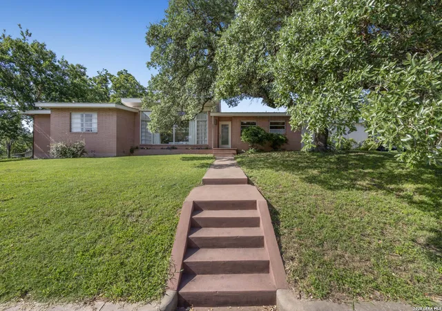 3rd image of 207 Walnut St, Fredericksburg, TX 78624 | MLS# 2006245