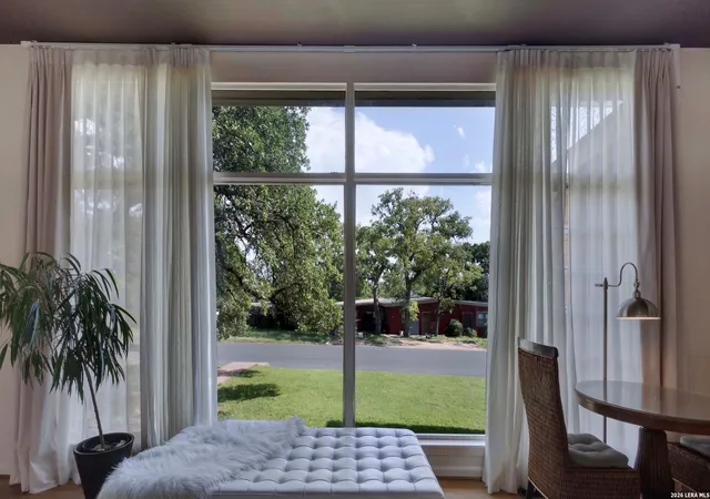 4th image of 207 Walnut St, Fredericksburg, TX 78624 | MLS# 2006245