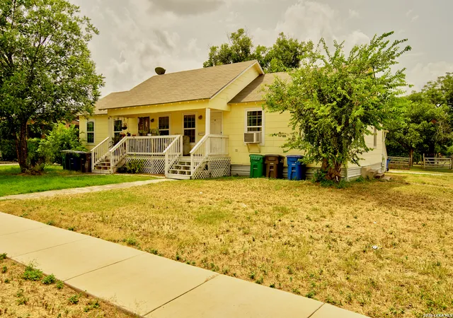 Photo 2 of Multi family home for sale at 2456 Cincinnati Ave, San Antonio, TX 78228 | MLS# 2006247 | Listing updated on 2026-08-17