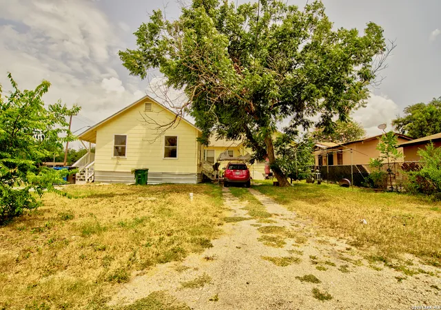 Photo 3 of Multi family home for sale at 2456 Cincinnati Ave, San Antonio, TX 78228 | MLS# 2006247 | Listing updated on 2026-08-17