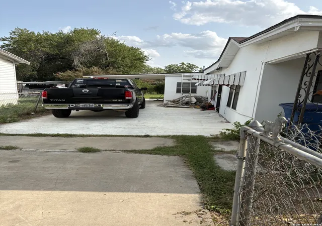 Photo 3 of Single family home for sale at 206 Ike St, San Antonio, TX 78211 | MLS# 2006270 | Listing updated on 2026-08-31