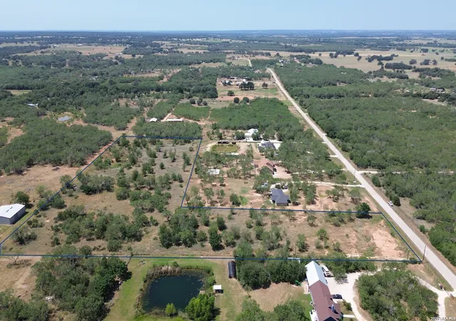 2nd image of 705 Rawhide Rd, Seguin, TX 78155 | MLS# 2006278