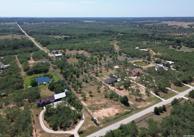 3rd image of 705 Rawhide Rd, Seguin, TX 78155 | MLS# 2006278