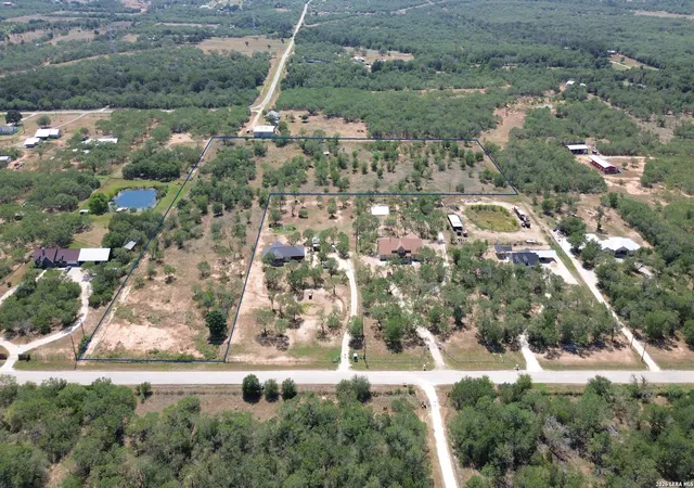4th image of 705 Rawhide Rd, Seguin, TX 78155 | MLS# 2006278