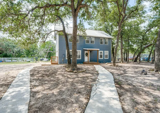 Photo 2 of Sale Pending at 227 Shady Oaks Dr, Floresville, TX 78114 | MLS# 2006295 | Listing updated on 2026-09-22