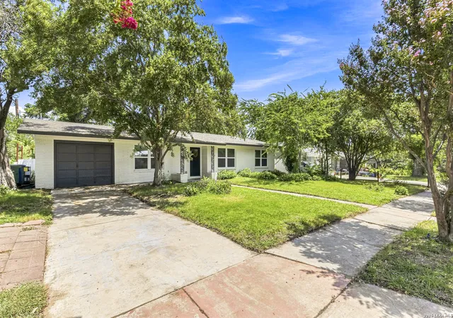 Photo 2 of Single family home for sale at 447 Senova Dr, San Antonio, TX 78216 | MLS# 2006299 | Listing updated on 2026-09-08