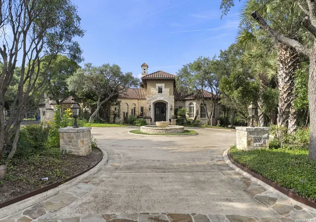 Photo 4 of Single family home for sale at 107 Geddington, Shavano Park, TX 78249 | MLS# 2006305 | Listing updated on 2026-10-04