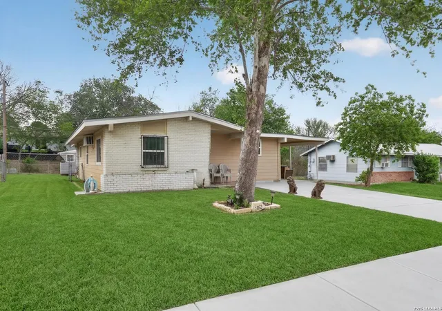 Photo 3 of Sale Pending at 166 Fair Vly, San Antonio, TX 78227 | MLS# 2006306 | Listing updated on 2026-08-27