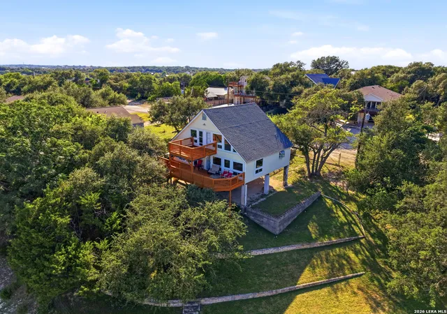 Photo 2 of Single family home for sale at 450 Stagecoach Dr, Canyon Lake, TX 78133 | MLS# 2006320 | Listing updated on 2026-09-08