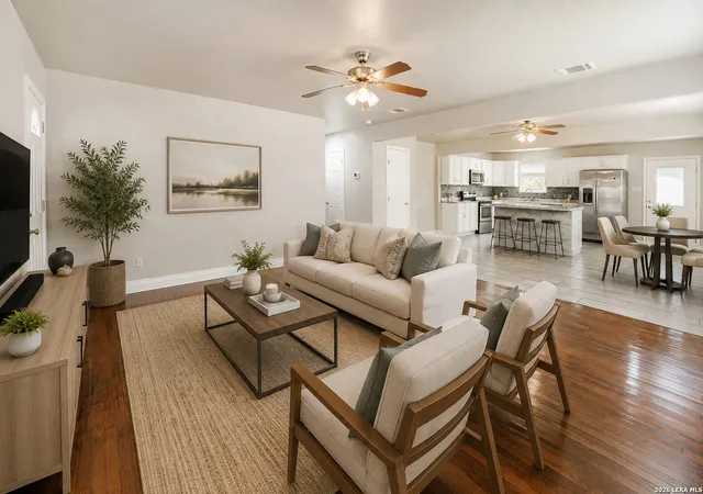 2nd image of 1211 N Bishop St, San Marcos, TX 78666 | MLS# 2006328
