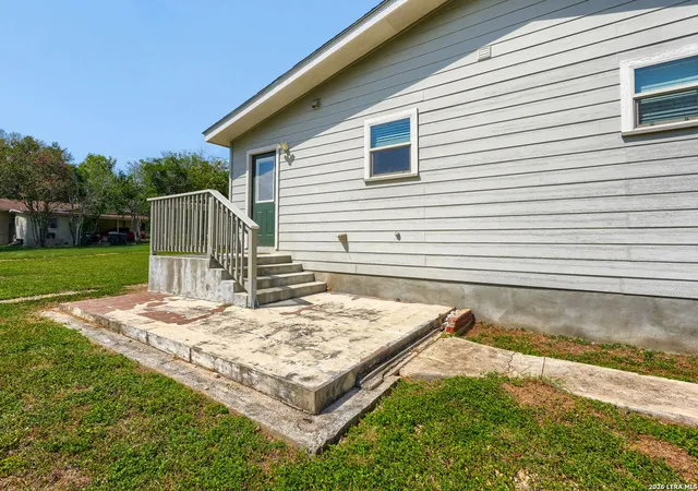30th image of 1211 N Bishop St, San Marcos, TX 78666 | MLS# 2006328