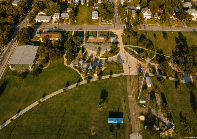 Photo 3 of Land for sale at 811 N Hackberry St, San Antonio, TX 78202 | MLS# 2006351 | Listing updated on 2026-08-17