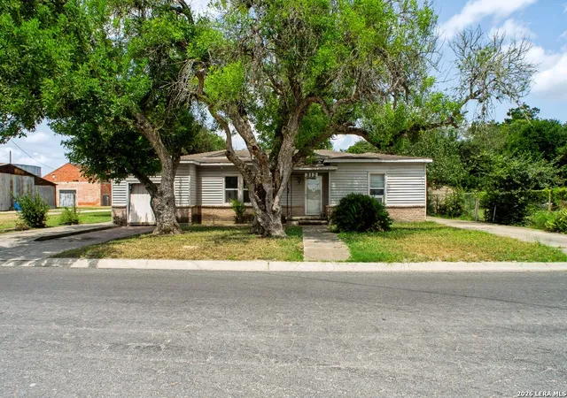 1st image of 312 N Monroe St, Beeville, TX 78102 | MLS# 2006354