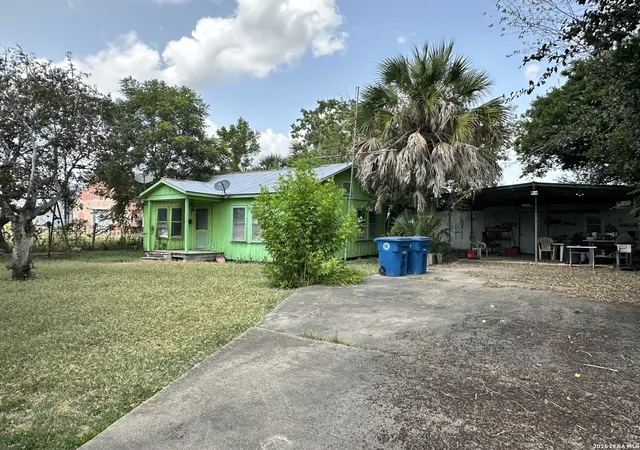 27th image of 312 N Monroe St, Beeville, TX 78102 | MLS# 2006354