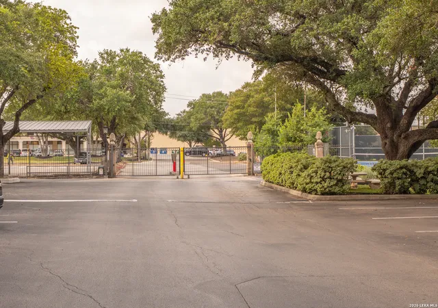 17th image of 7707 Broadway #26A, San Antonio, TX 78209 | MLS# 2006405
