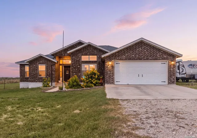1st image of 149 Lakeview Cir, La Vernia, TX 78121 | MLS# 2006416