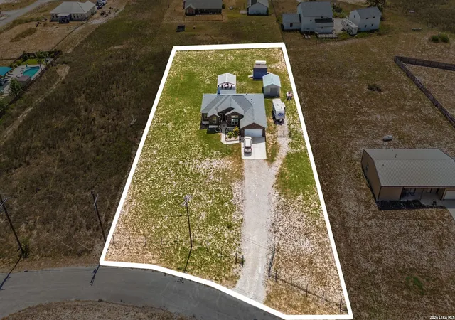 Photo 1 of Single family home for sale at 149 Lakeview Cir, La Vernia, TX 78121 | MLS# 2006416 | Listing updated on 2026-09-27