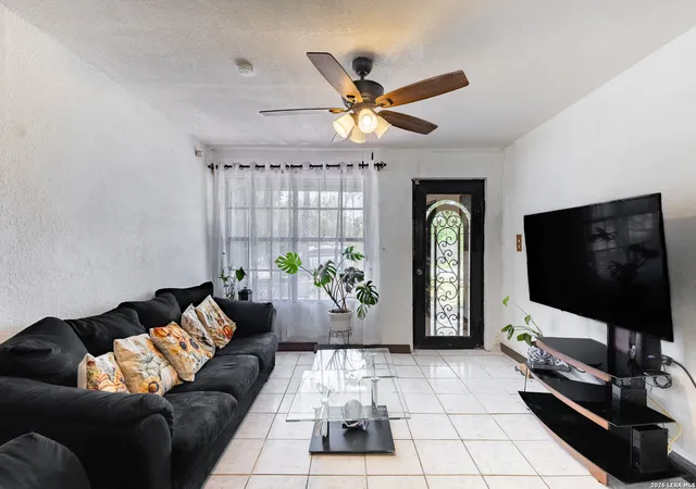 Photo 3 of Single family home for sale at 1265 Duffy St, Eagle Pass, TX 78852 | MLS# 2006421 | Listing updated on 2026-08-06