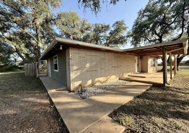 5th image of 170 White, Beeville, TX 78102 | MLS# 2006441