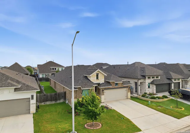 2nd image of 1916 Highland, Seguin, TX 78155 | MLS# 2006471