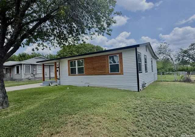 Photo 4 of Single family home for sale at 1026 Nw 36Th, San Antonio, TX 78228 | MLS# 2006475 | Listing updated on 2026-08-17