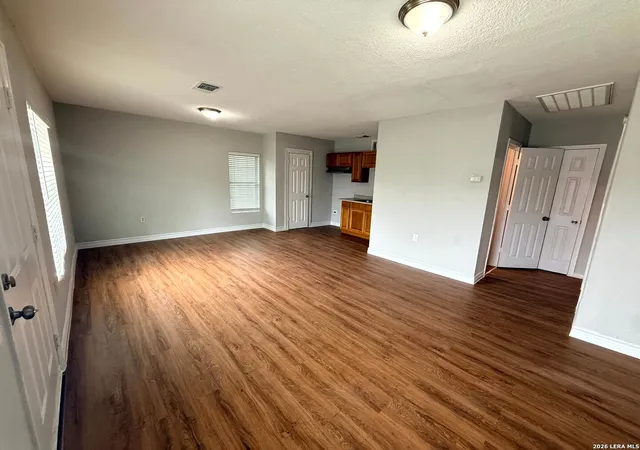 Listing Photo 5 - Condo for sale in building located at 2604 Chihuahua St, San Antonio, TX 78207