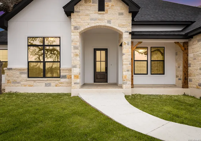 4th image of 220 Toucan Dr, Spring Branch, TX 78070 | MLS# 2006526