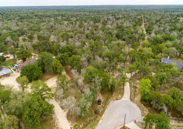 Photo 2 of Sale Pending at 227 Encino Dr, Floresville, TX 78114 | MLS# 2006541 | Listing updated on 2026-09-14