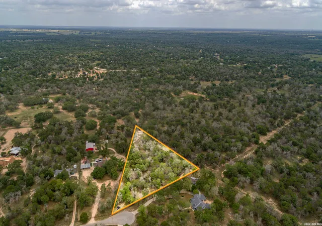 Photo 1 of Sale Pending at 227 Encino Dr, Floresville, TX 78114 | MLS# 2006541 | Listing updated on 2026-09-14