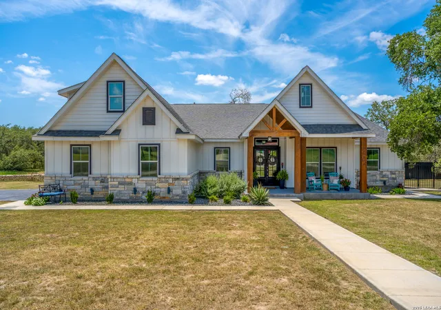 Photo 1 of Single family home for sale at 240 Eaglerock, Poteet, TX 78065 | MLS# 2006565 | Listing updated on 2026-08-31