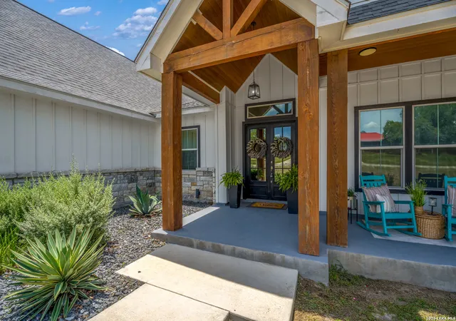 Photo 3 of Single family home for sale at 240 Eaglerock, Poteet, TX 78065 | MLS# 2006565 | Listing updated on 2026-08-31