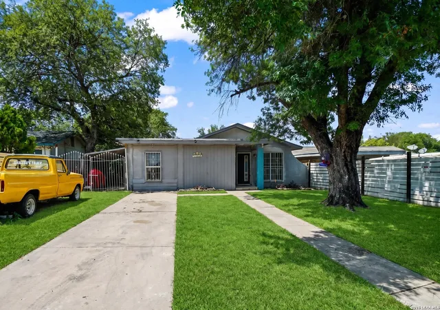 Photo 2 of Single family home for sale at 5727 Bienville Dr, San Antonio, TX 78233 | MLS# 2006566 | Listing updated on 2026-09-15