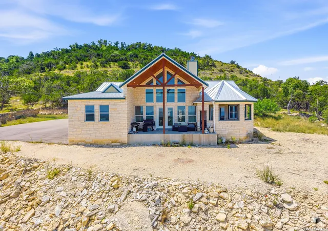 2nd image of 348 White Oak Dr, Canyon Lake, TX 78133 | MLS# 2006575