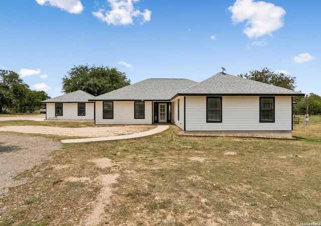 2nd image of 307 Broken Arrow, Floresville, TX 78114 | MLS# 2006587