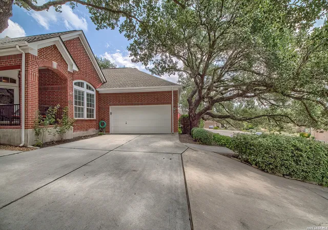 Photo 3 of Sale Pending at 21323 Catlin Ct, San Antonio, TX 78258 | MLS# 2006630 | Listing updated on 2026-08-25