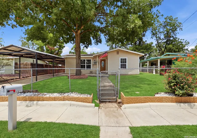 Photo 1 of Sale Pending at 131 Willee Dr, San Antonio, TX 78228 | MLS# 2006633 | Listing updated on 2026-08-17