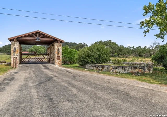 Photo 4 of Single family home for sale at 241 E Lynx Cv, Blanco, TX 78606 | MLS# 2006658 | Listing updated on 2026-08-18